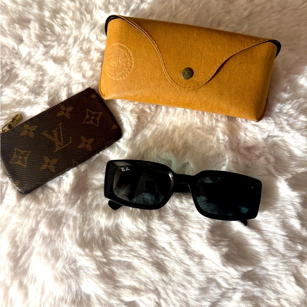 Ray-Ban Black Classic Sunglasses